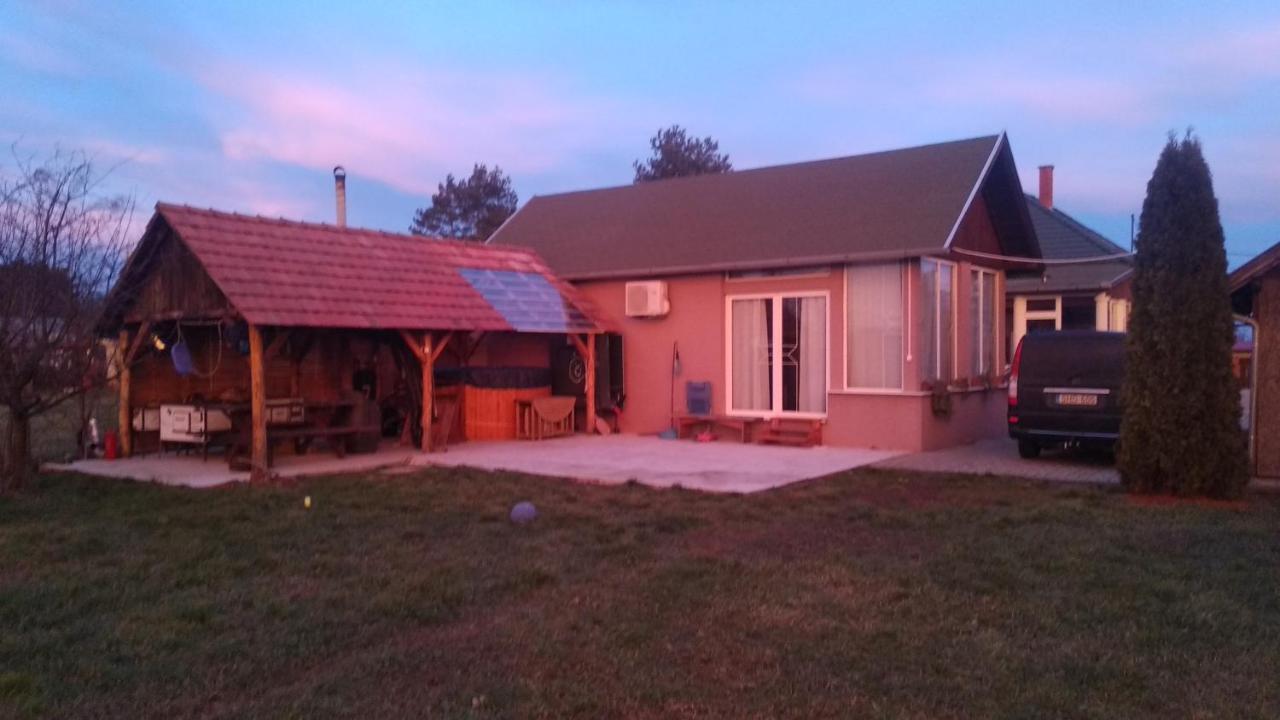 Novákporta vendégház Lakhegy Extérieur photo