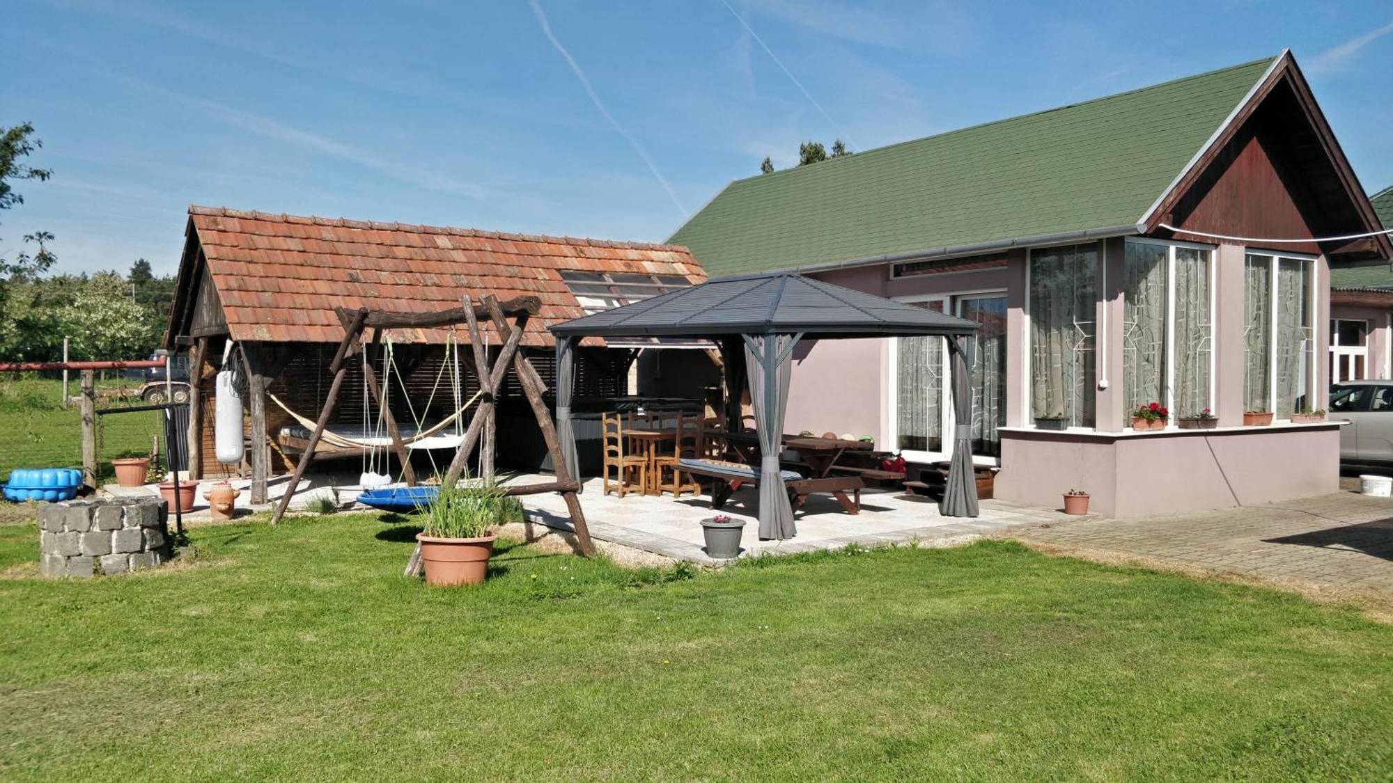 Novákporta vendégház Lakhegy Extérieur photo
