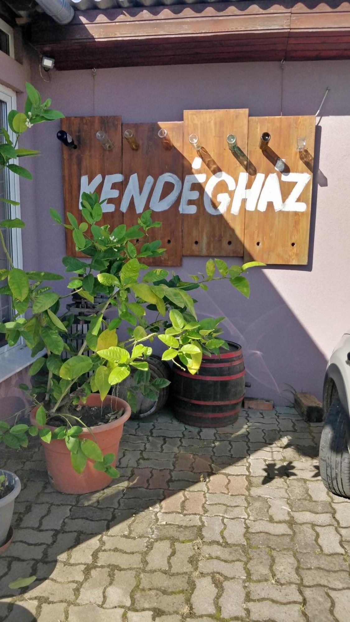 Novákporta vendégház Lakhegy Extérieur photo